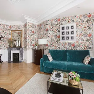 Le Beau Marais - Luxury Apartments, Air Cond, Lift Apartment