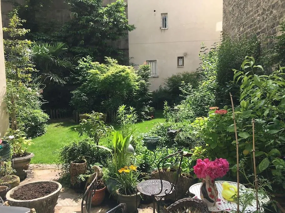 Appartement Mignon Et Confortable Avec Acces Jardin Párizs Franciaország